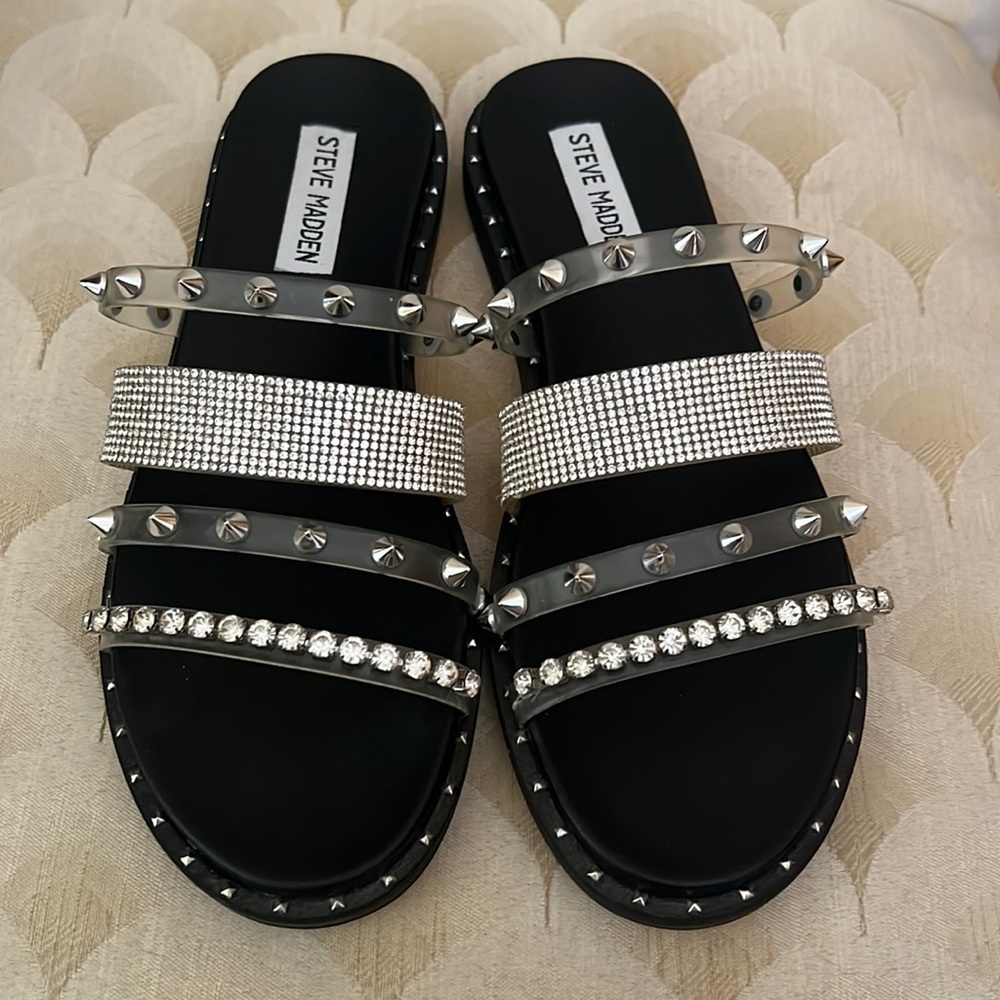 New! Worn around house for just a little bit! Got the wrong size!!